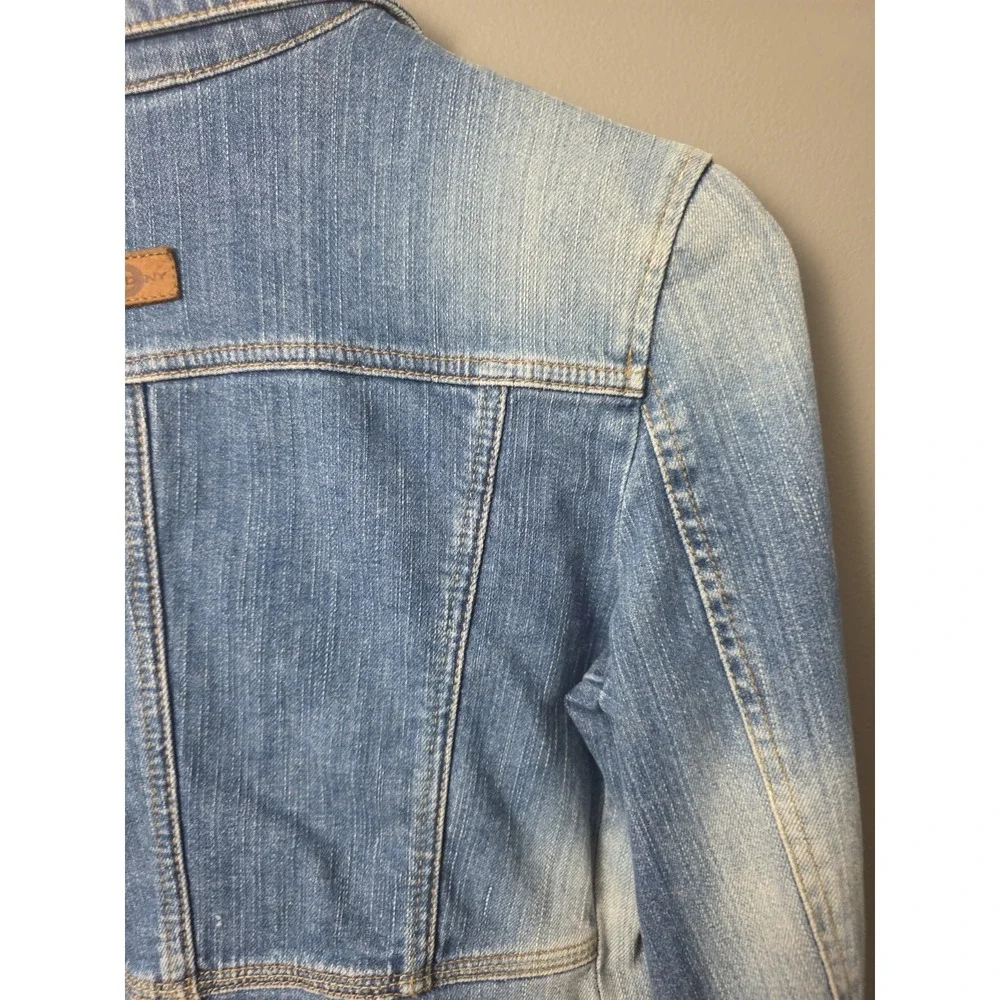 DKNY Jeans Womens XS Denim Jacket Fitted Button Up Pockets Casual Cropped